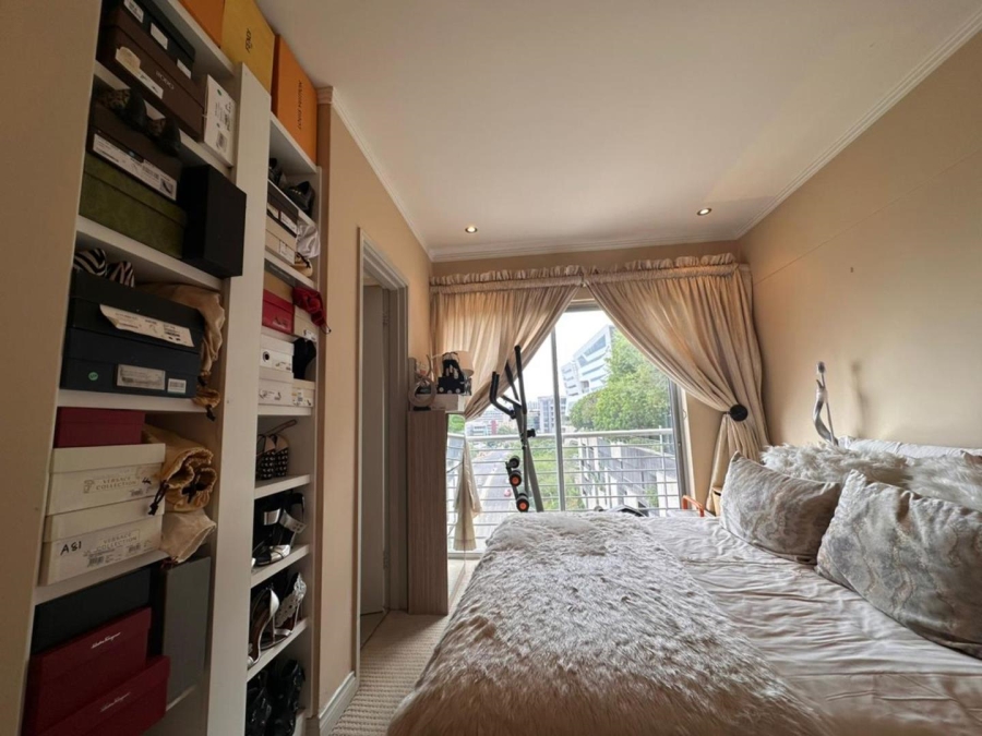 2 Bedroom Property for Sale in Sandhurst Gauteng