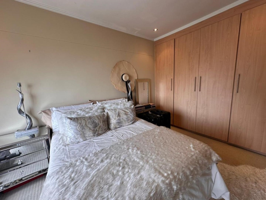 2 Bedroom Property for Sale in Sandhurst Gauteng