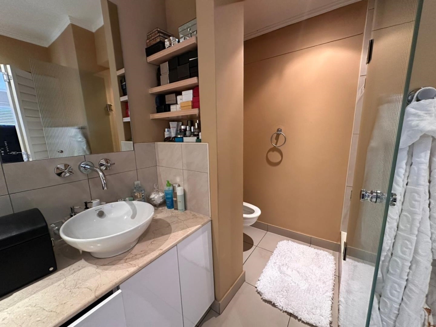 2 Bedroom Property for Sale in Sandhurst Gauteng