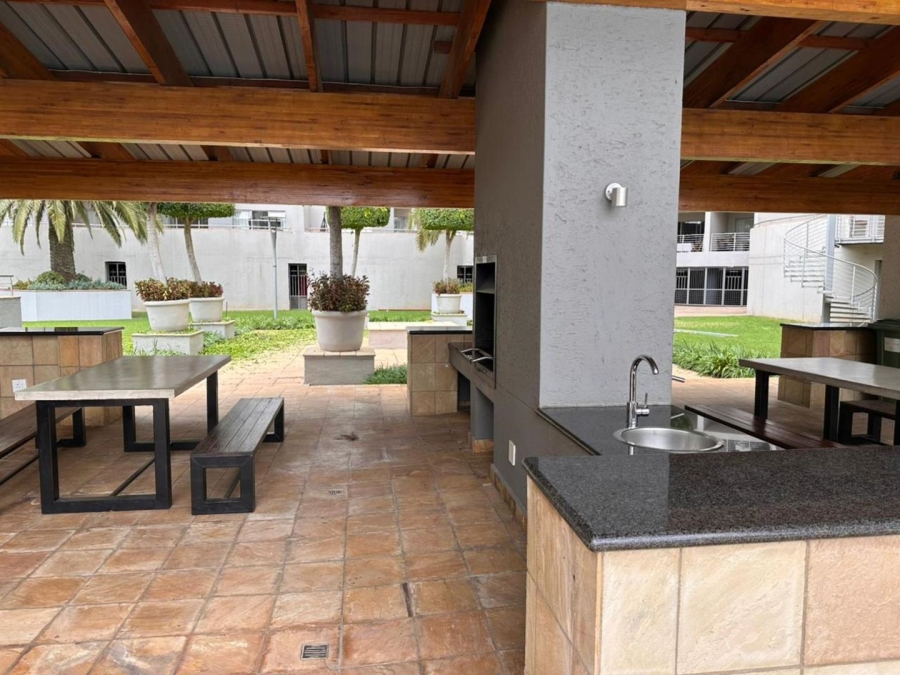 2 Bedroom Property for Sale in Sandhurst Gauteng