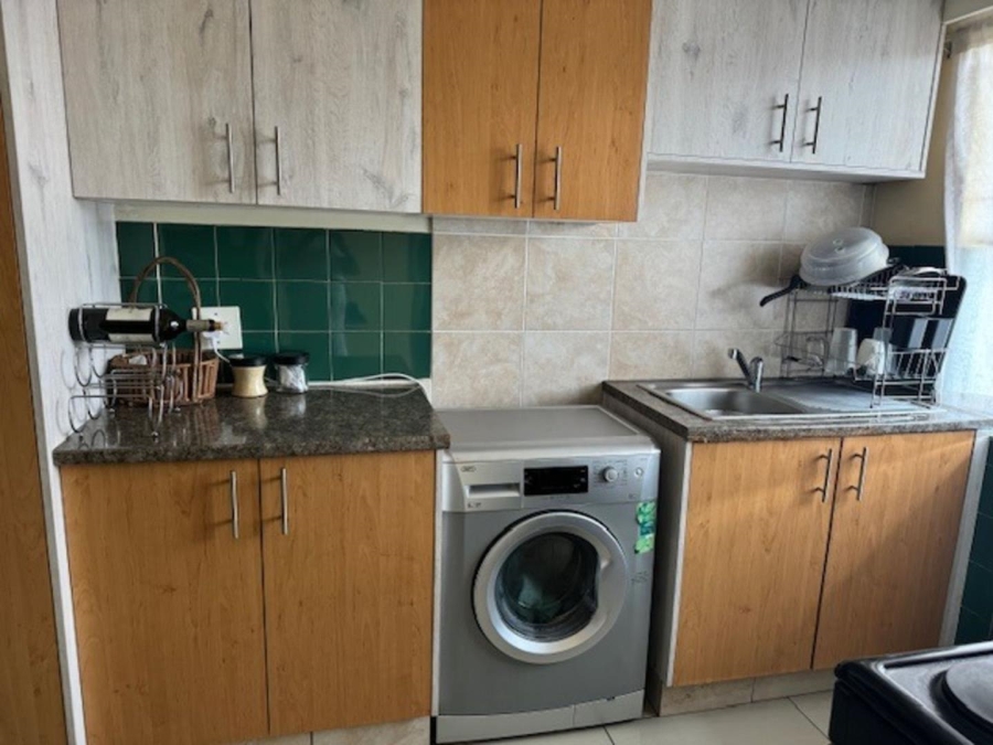 2 Bedroom Property for Sale in Beverley Gardens Gauteng