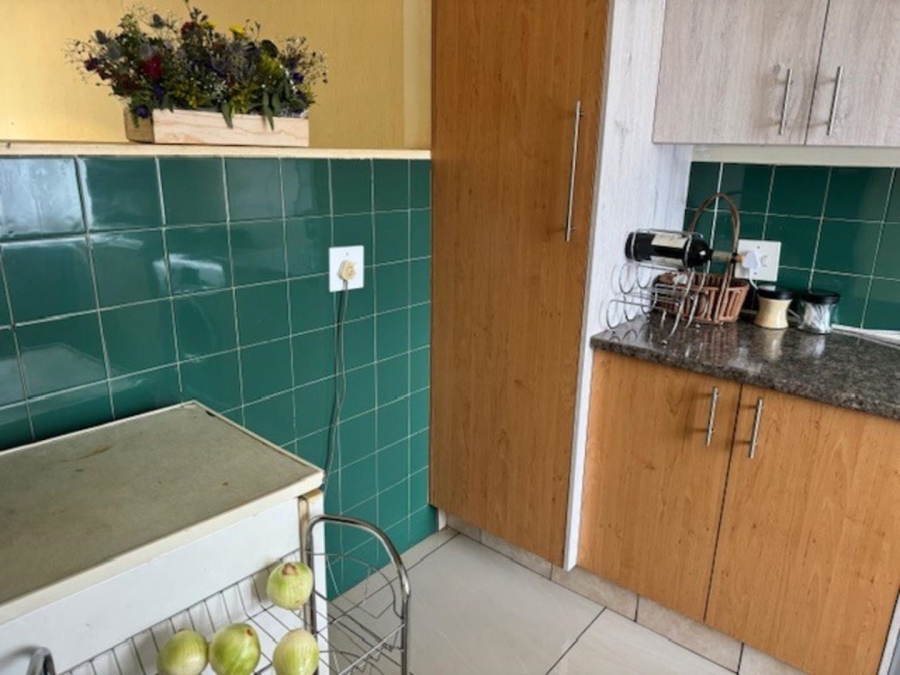 2 Bedroom Property for Sale in Beverley Gardens Gauteng