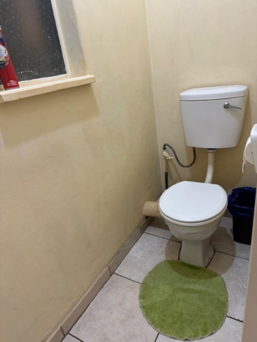 2 Bedroom Property for Sale in Beverley Gardens Gauteng