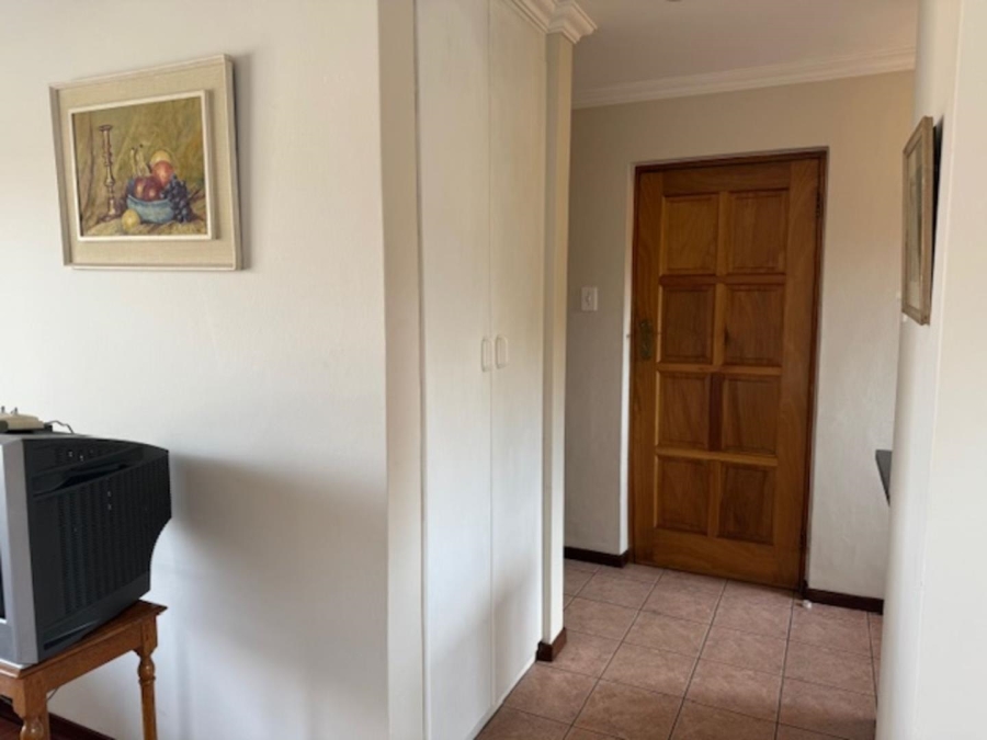 1 Bedroom Property for Sale in Bryanston Gauteng