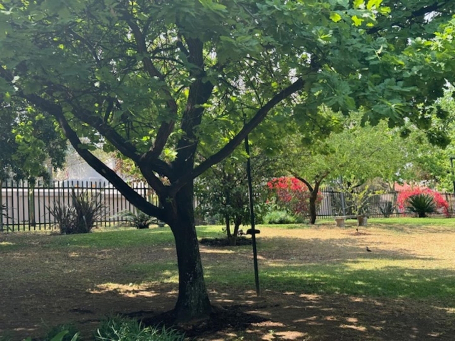 1 Bedroom Property for Sale in Bryanston Gauteng
