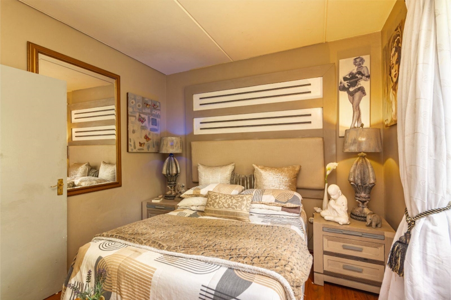 5 Bedroom Property for Sale in Sharonlea Gauteng