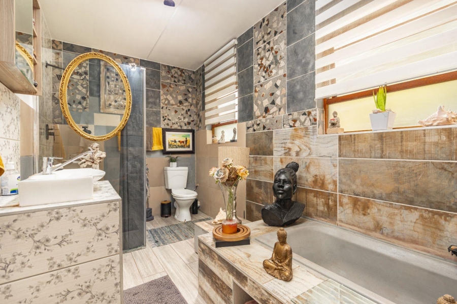 5 Bedroom Property for Sale in Sharonlea Gauteng