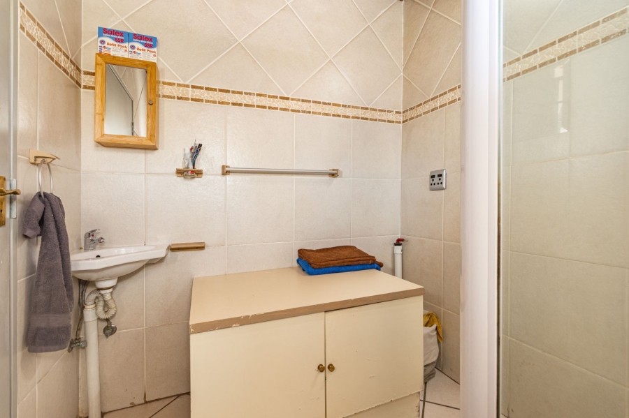 5 Bedroom Property for Sale in Sharonlea Gauteng