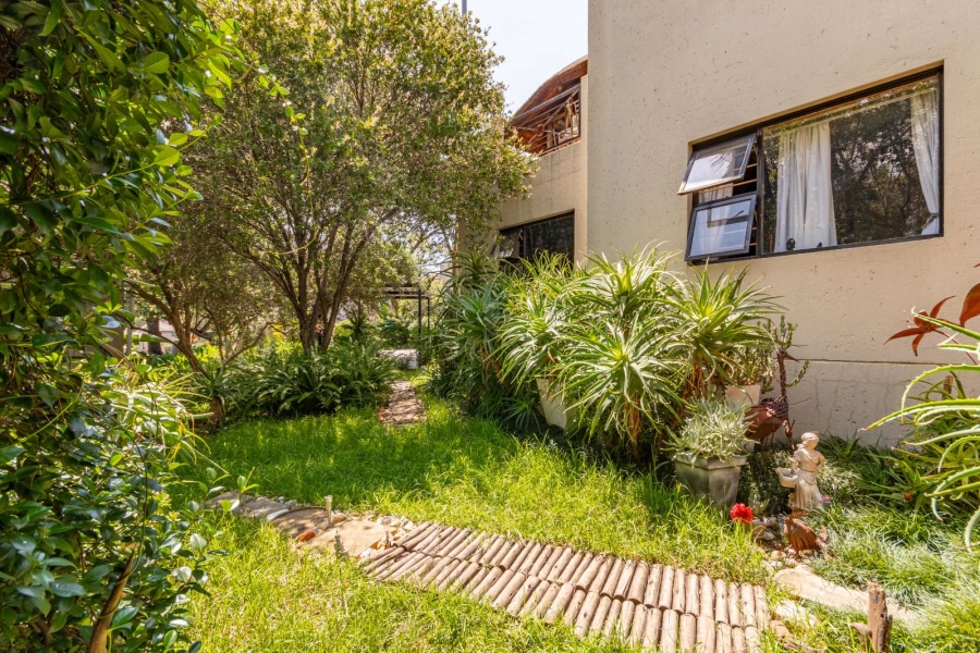 5 Bedroom Property for Sale in Sharonlea Gauteng