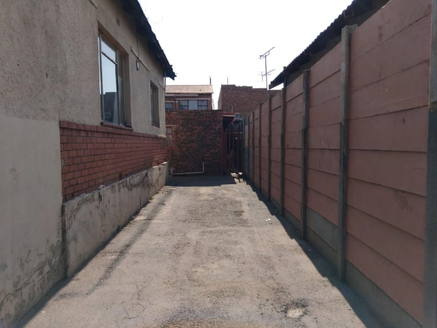 6 Bedroom Property for Sale in Brakpan Central Gauteng