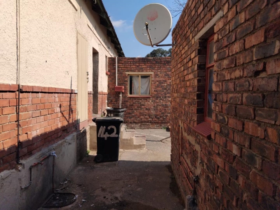 6 Bedroom Property for Sale in Brakpan Central Gauteng