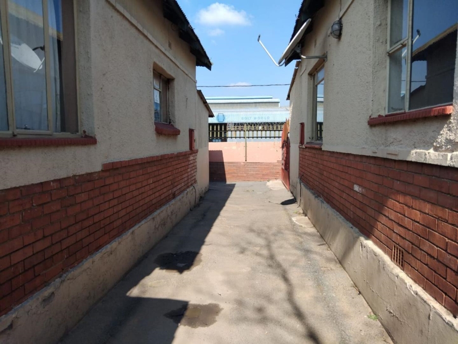 6 Bedroom Property for Sale in Brakpan Central Gauteng