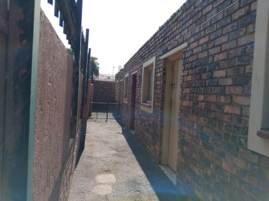 6 Bedroom Property for Sale in Brakpan Central Gauteng