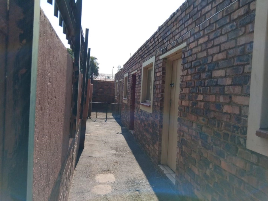 6 Bedroom Property for Sale in Brakpan Central Gauteng