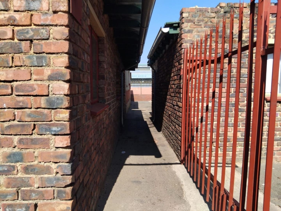 6 Bedroom Property for Sale in Brakpan Central Gauteng