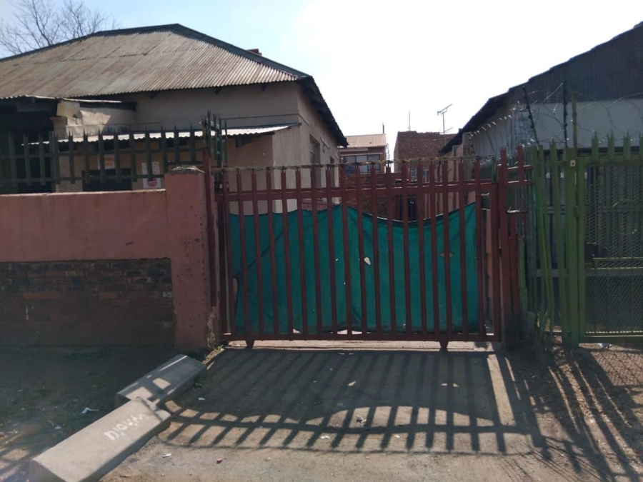 6 Bedroom Property for Sale in Brakpan Central Gauteng