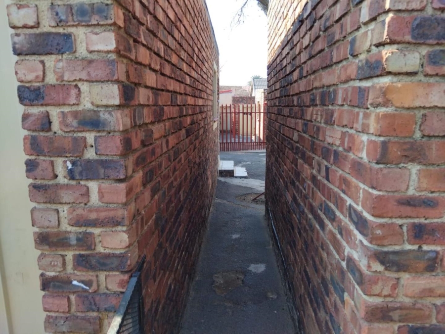 6 Bedroom Property for Sale in Brakpan Central Gauteng