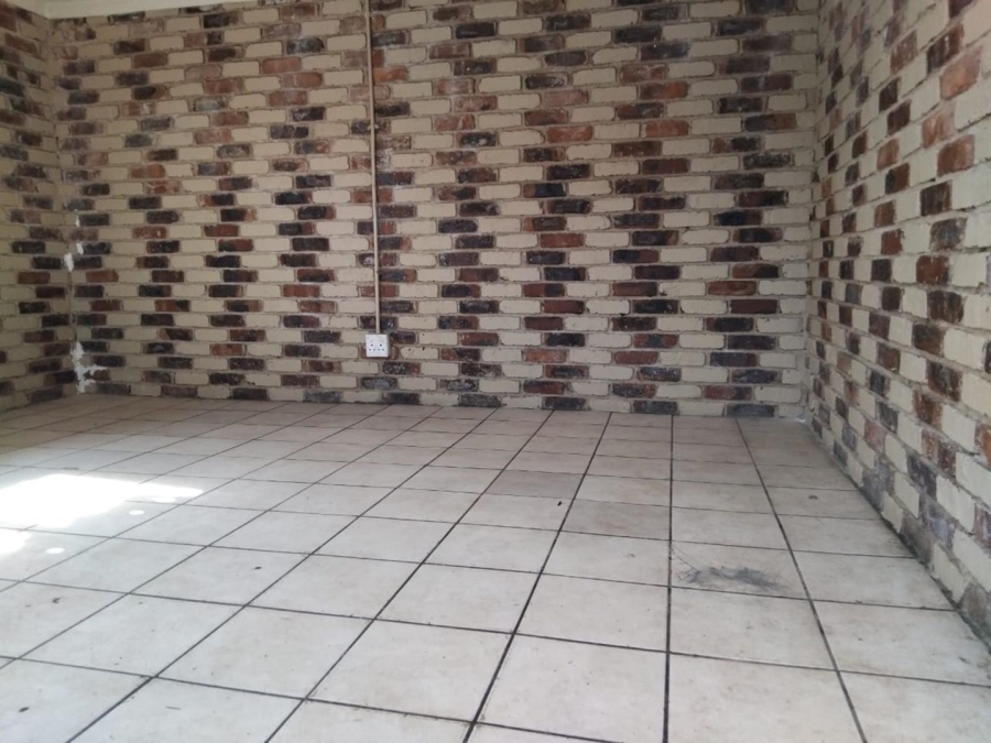 6 Bedroom Property for Sale in Brakpan Central Gauteng