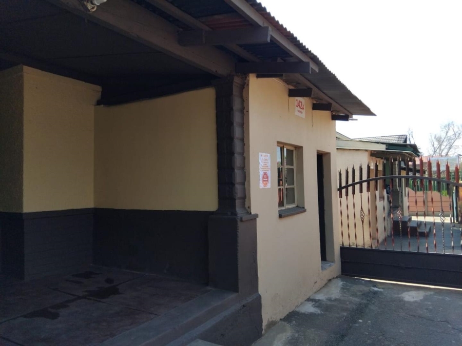 6 Bedroom Property for Sale in Brakpan Central Gauteng