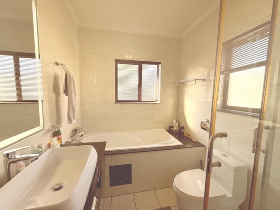 2 Bedroom Property for Sale in Fourways Gauteng