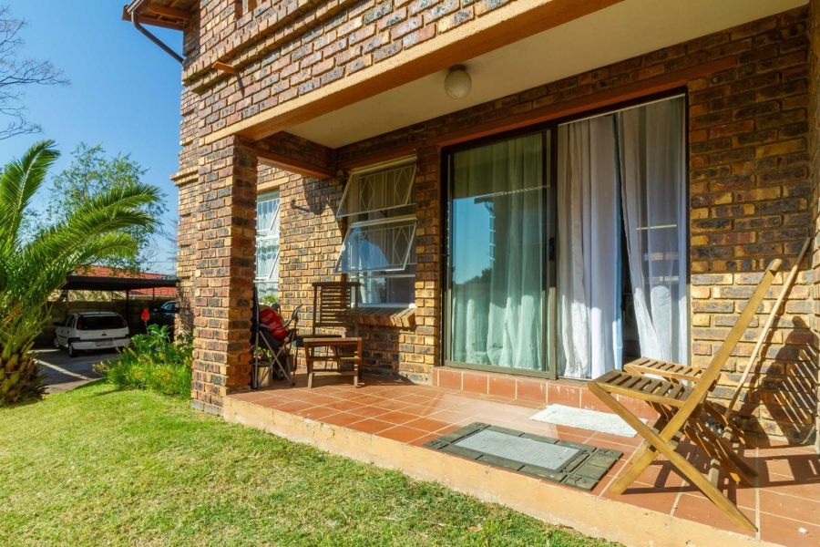 2 Bedroom Property for Sale in Buccleuch Gauteng