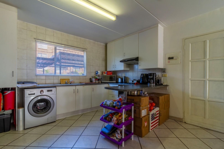 2 Bedroom Property for Sale in Buccleuch Gauteng