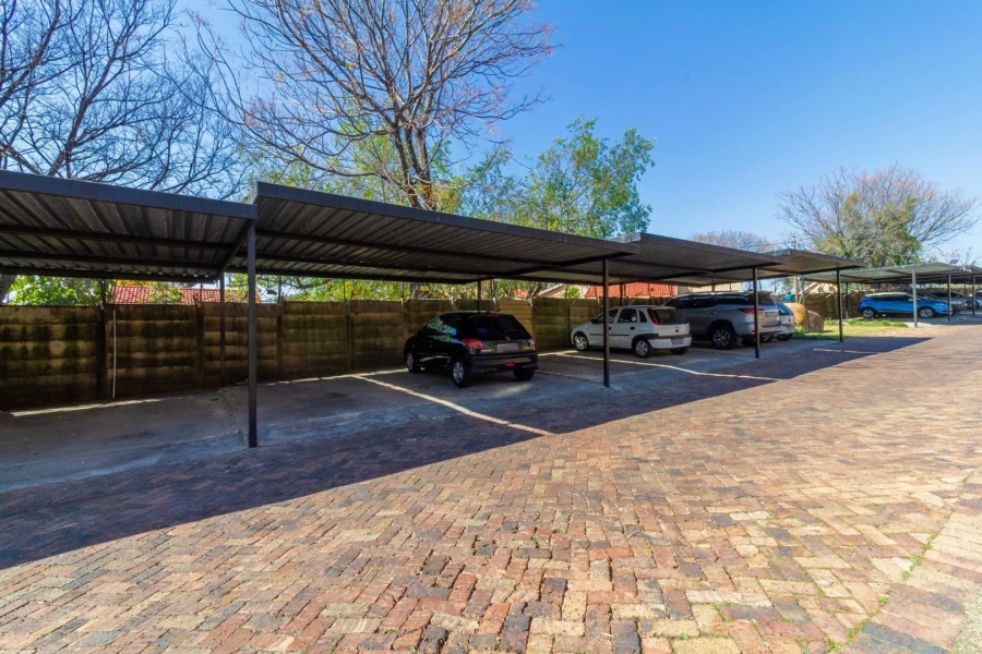 2 Bedroom Property for Sale in Buccleuch Gauteng