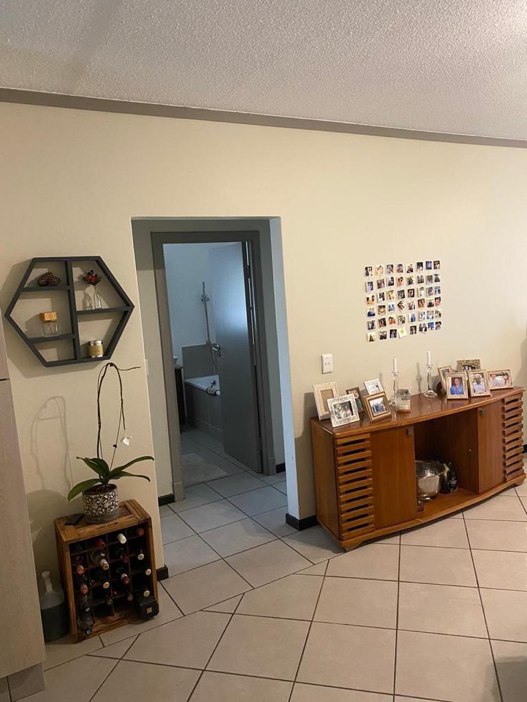 2 Bedroom Property for Sale in Bryanston Gauteng