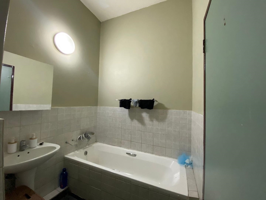 1 Bedroom Property for Sale in Richmond Gauteng
