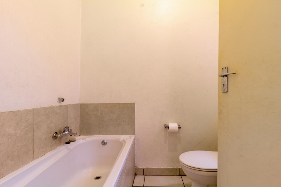 2 Bedroom Property for Sale in Buccleuch Gauteng