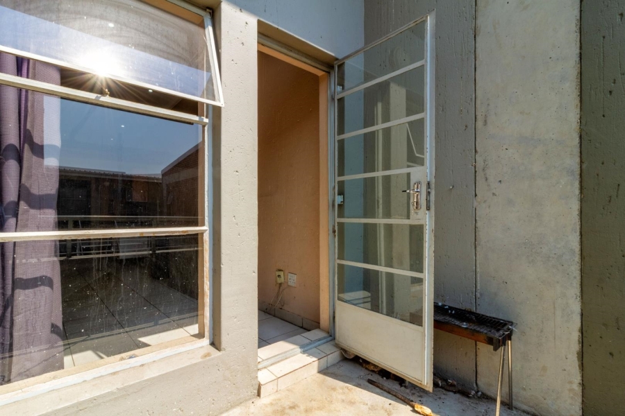 2 Bedroom Property for Sale in Buccleuch Gauteng