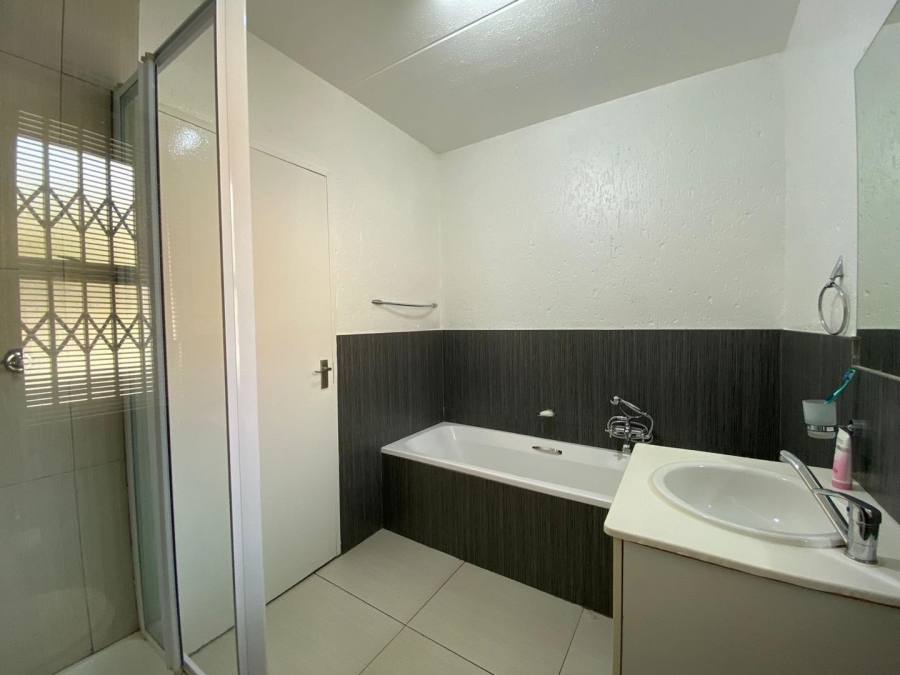 2 Bedroom Property for Sale in Ferndale Gauteng
