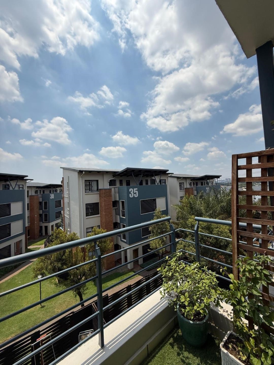 2 Bedroom Property for Sale in Greenstone Gate Gauteng