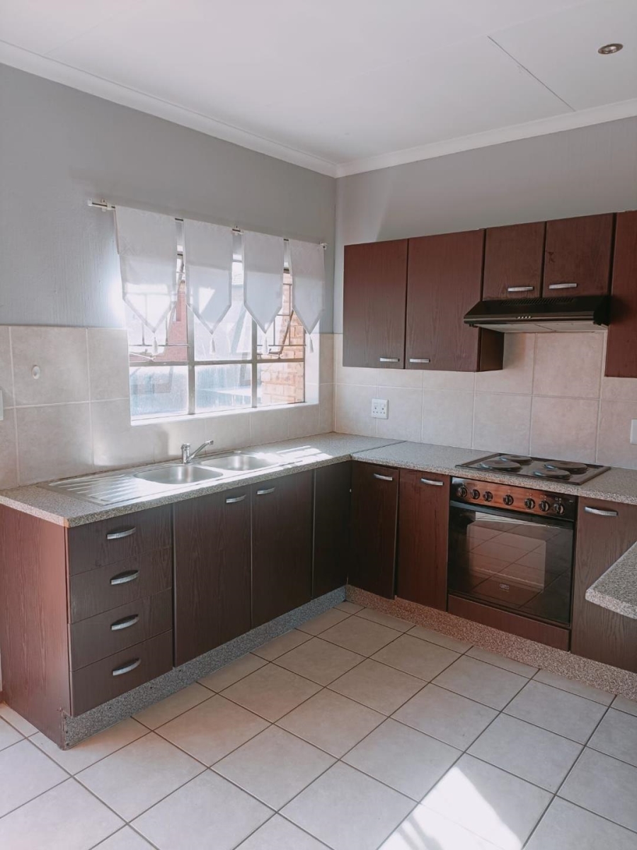 2 Bedroom Property for Sale in Weltevreden Park Gauteng