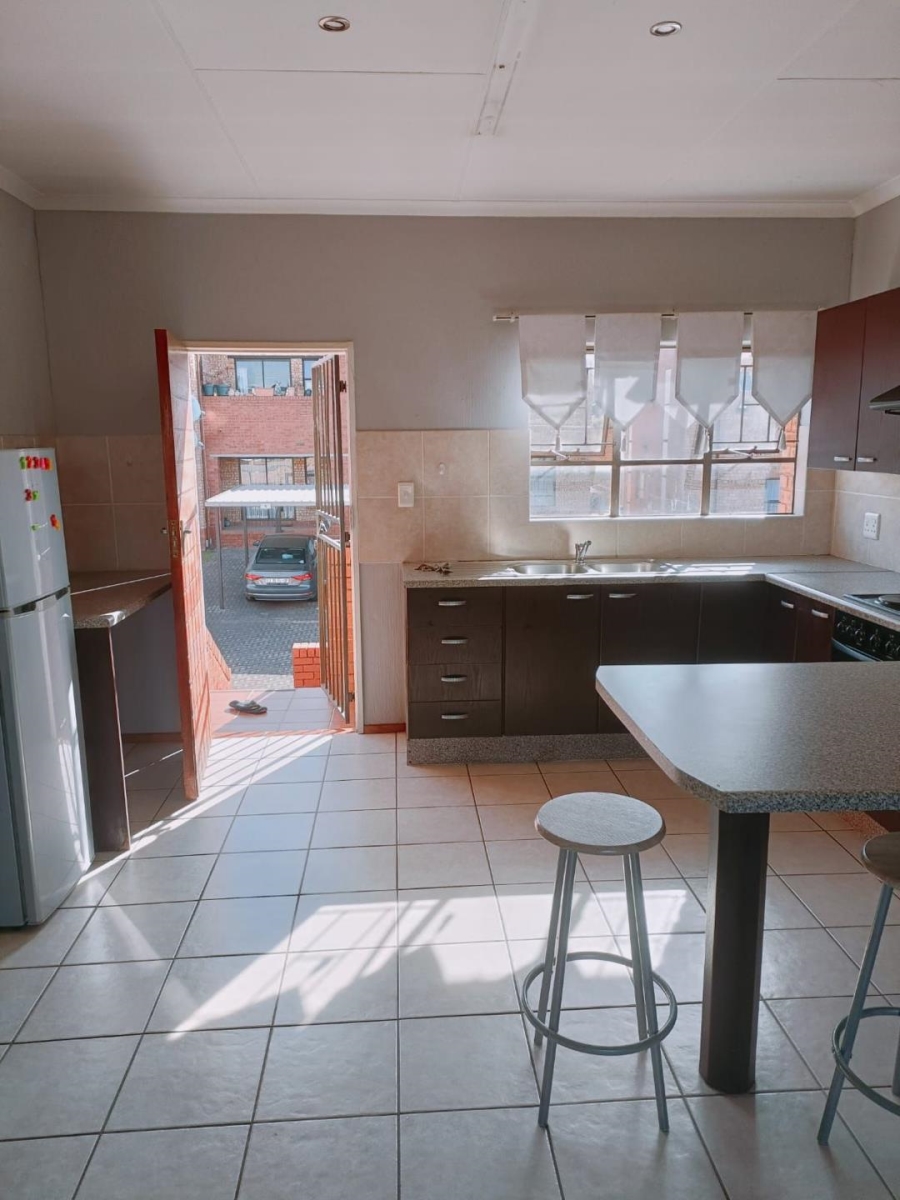 2 Bedroom Property for Sale in Weltevreden Park Gauteng