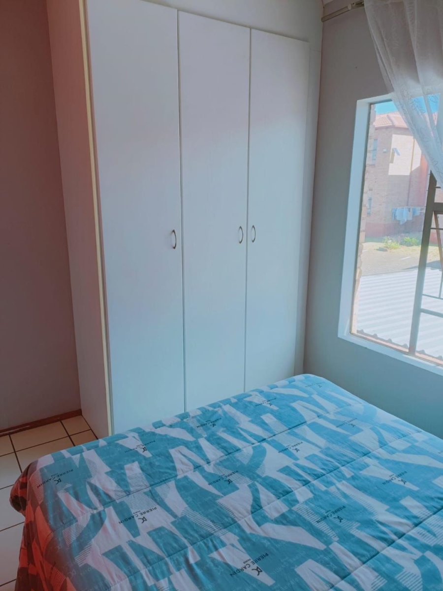2 Bedroom Property for Sale in Weltevreden Park Gauteng