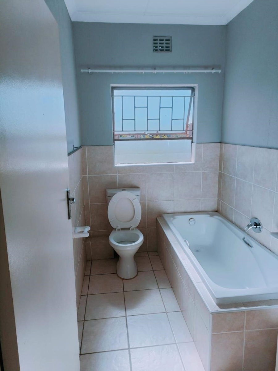 2 Bedroom Property for Sale in Weltevreden Park Gauteng