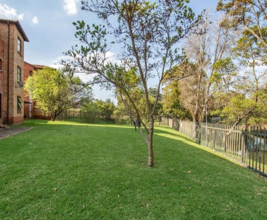 2 Bedroom Property for Sale in Weltevreden Park Gauteng