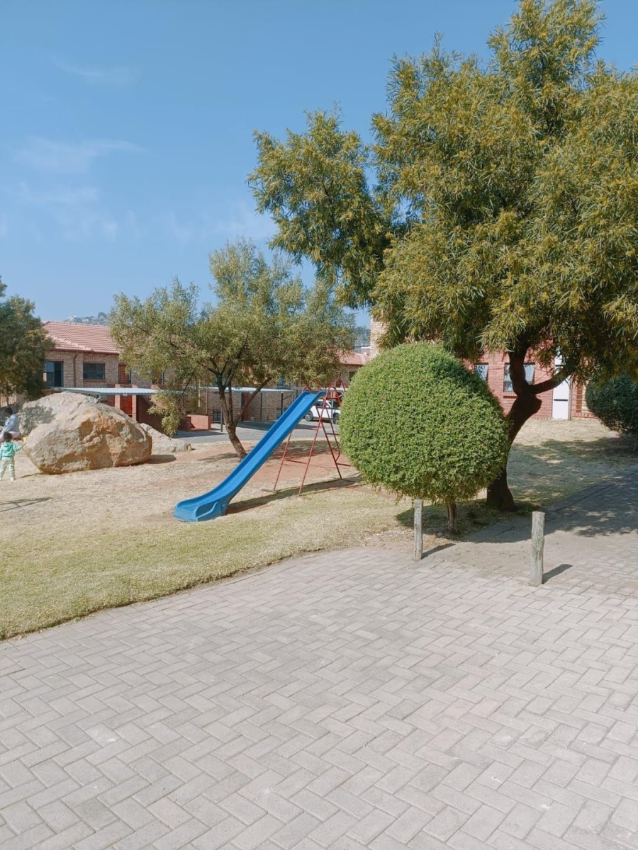 2 Bedroom Property for Sale in Weltevreden Park Gauteng