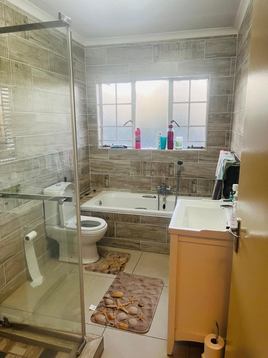 2 Bedroom Property for Sale in Elandspark Gauteng