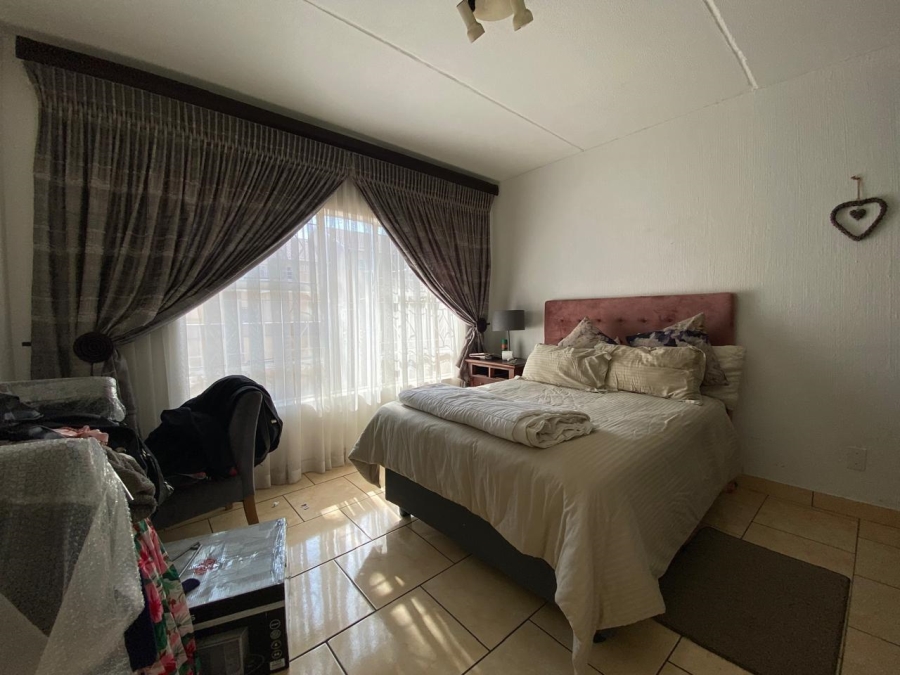 2 Bedroom Property for Sale in Vorna Valley Gauteng