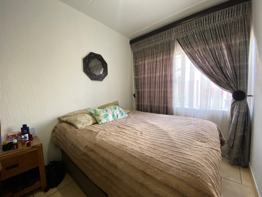 2 Bedroom Property for Sale in Vorna Valley Gauteng