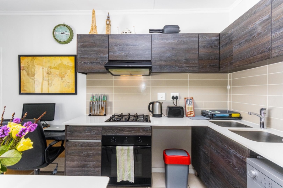 1 Bedroom Property for Sale in Bryanston Gauteng