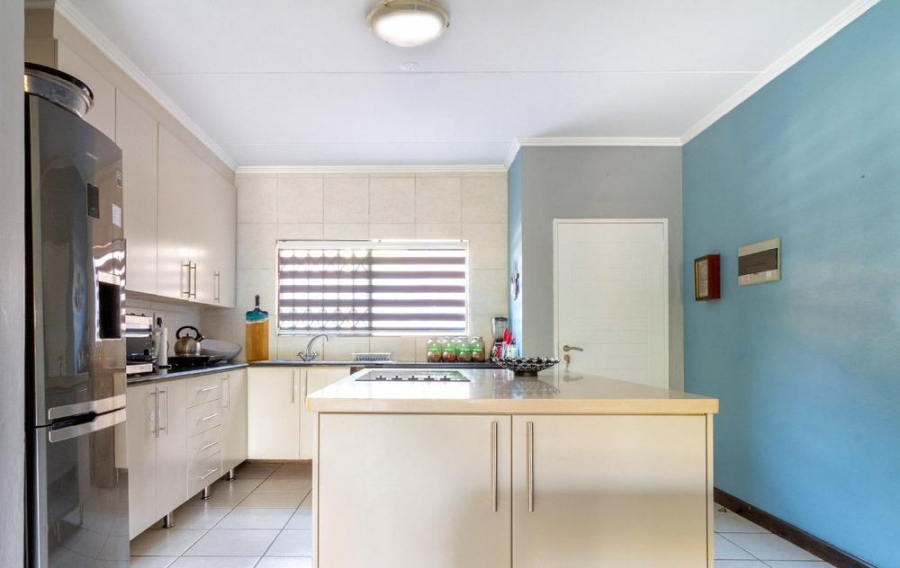 2 Bedroom Property for Sale in Sunninghill Gauteng