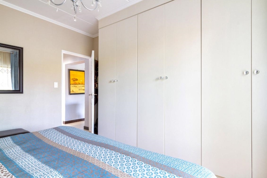 2 Bedroom Property for Sale in Sunninghill Gauteng