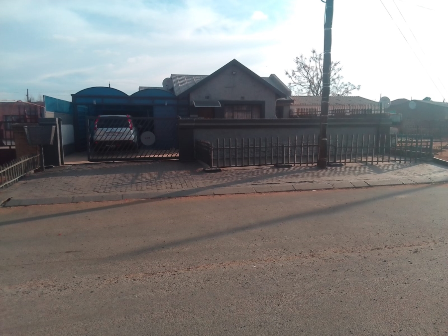 3 Bedroom Property for Sale in Toekomsrus Gauteng