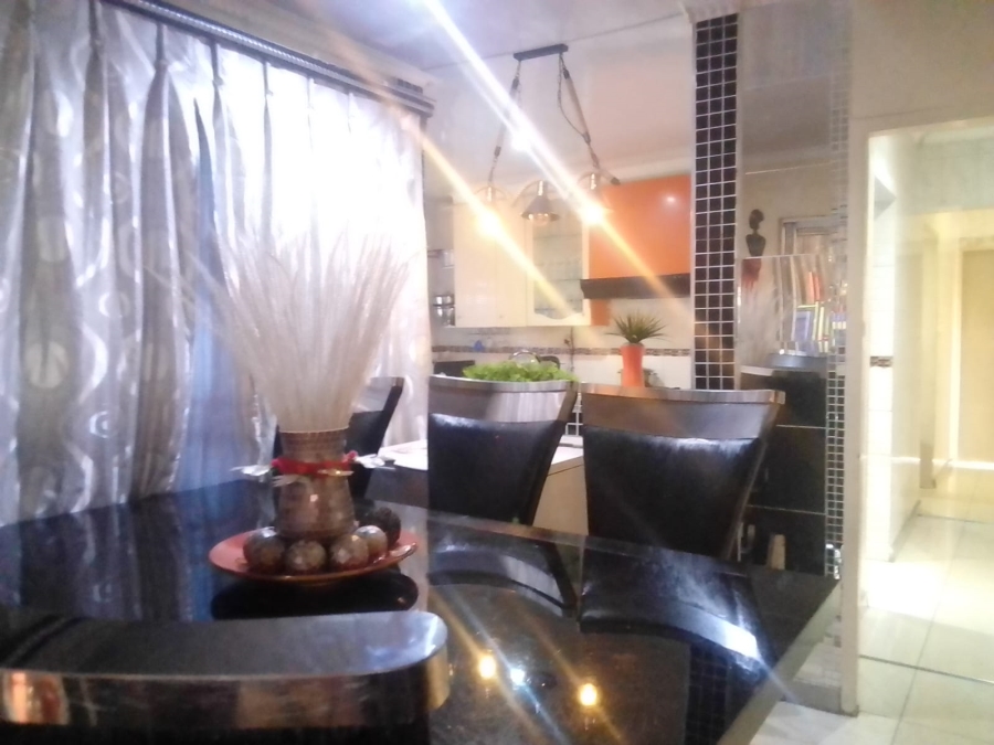 3 Bedroom Property for Sale in Toekomsrus Gauteng