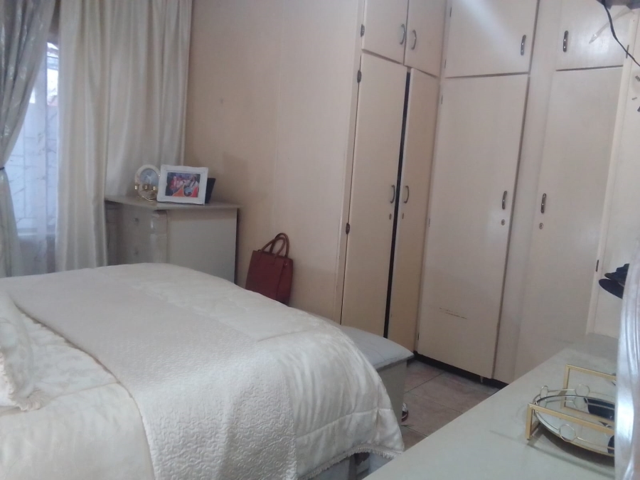 3 Bedroom Property for Sale in Toekomsrus Gauteng