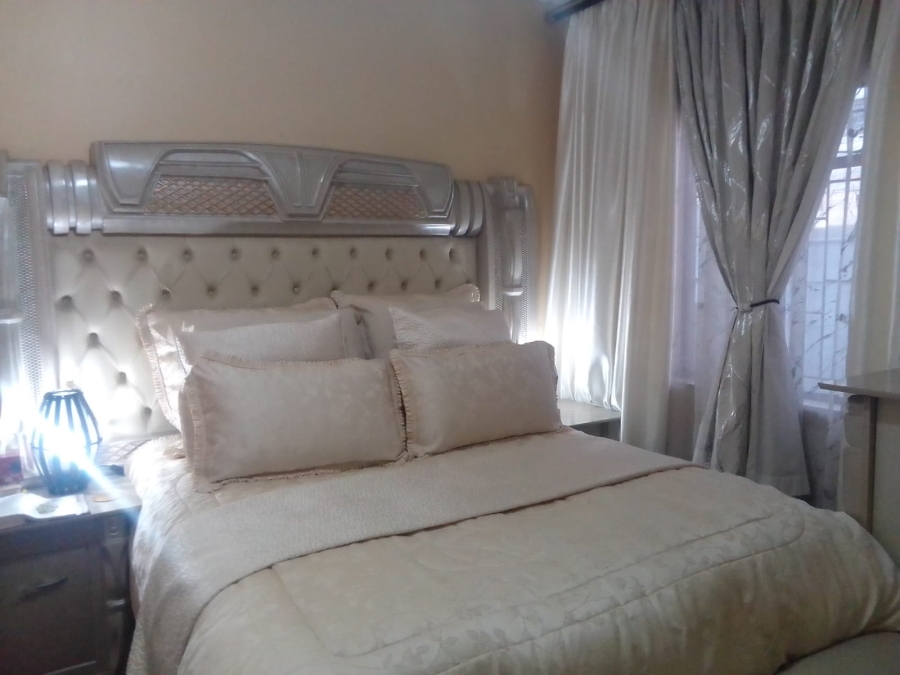 3 Bedroom Property for Sale in Toekomsrus Gauteng
