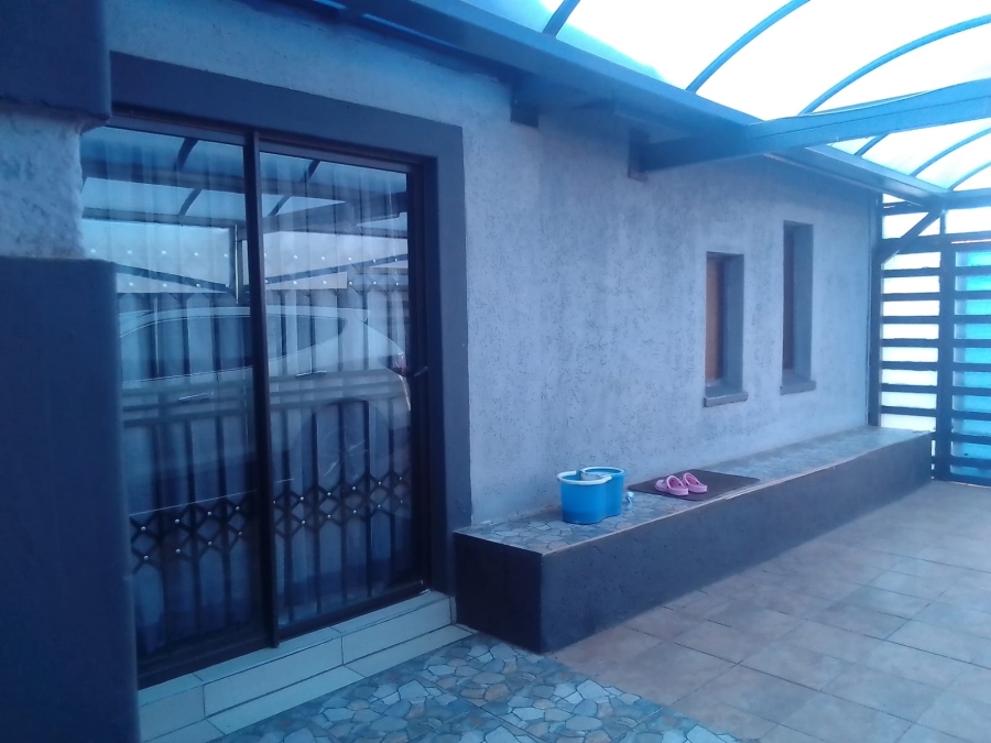 3 Bedroom Property for Sale in Toekomsrus Gauteng